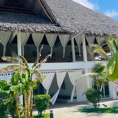 Nyota 11 - Jua Resort ワタム エクステリア 写真